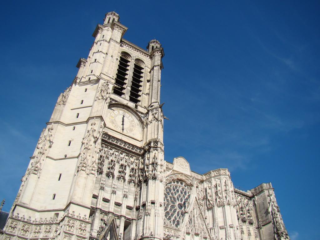 Bel Appartement Coeur De Ville Troyes Bilik gambar