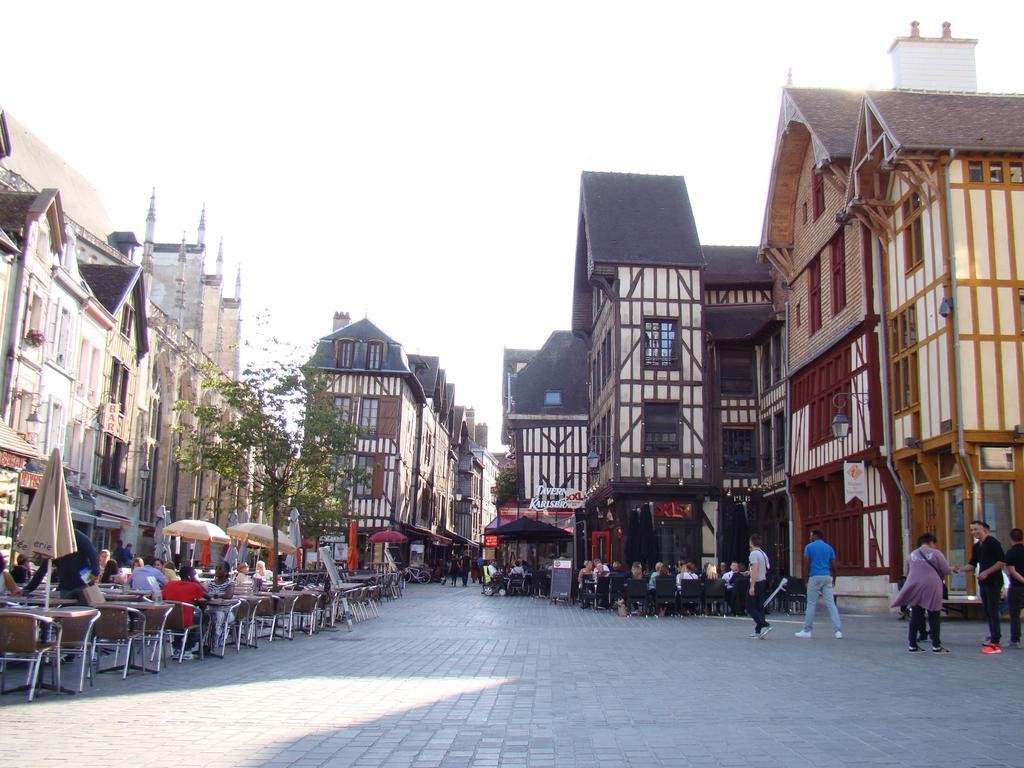 Bel Appartement Coeur De Ville Troyes Bilik gambar